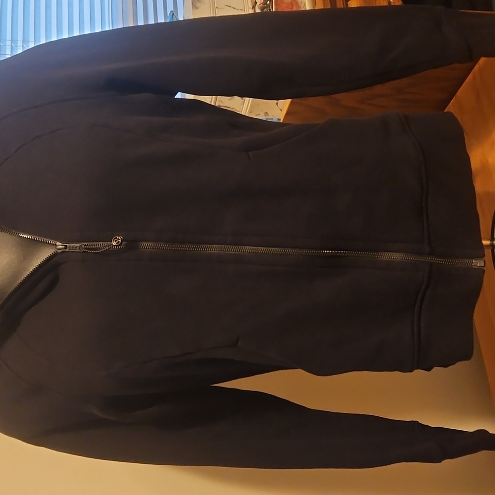 Lululemon Sweatshirt